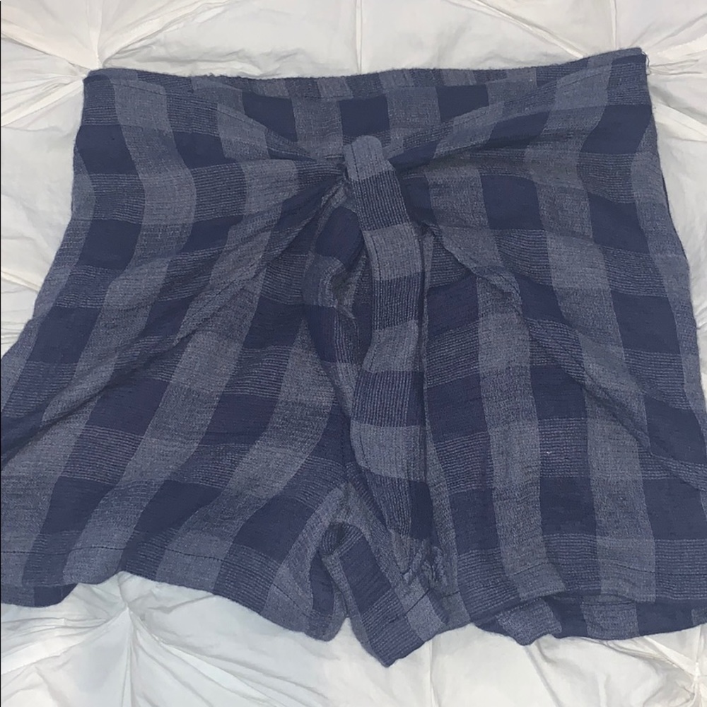 Tied front short